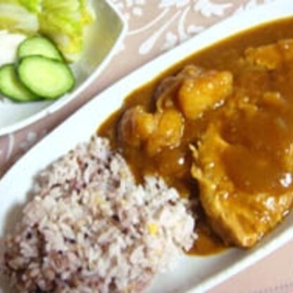 junさんおこんばんは♪また夜中うろうろ～♪カレー急に食べたくなり汗をかきながら作りました（笑い）ポークカレー夏バテしないようにガッつり食べましたよ♪美味しいね